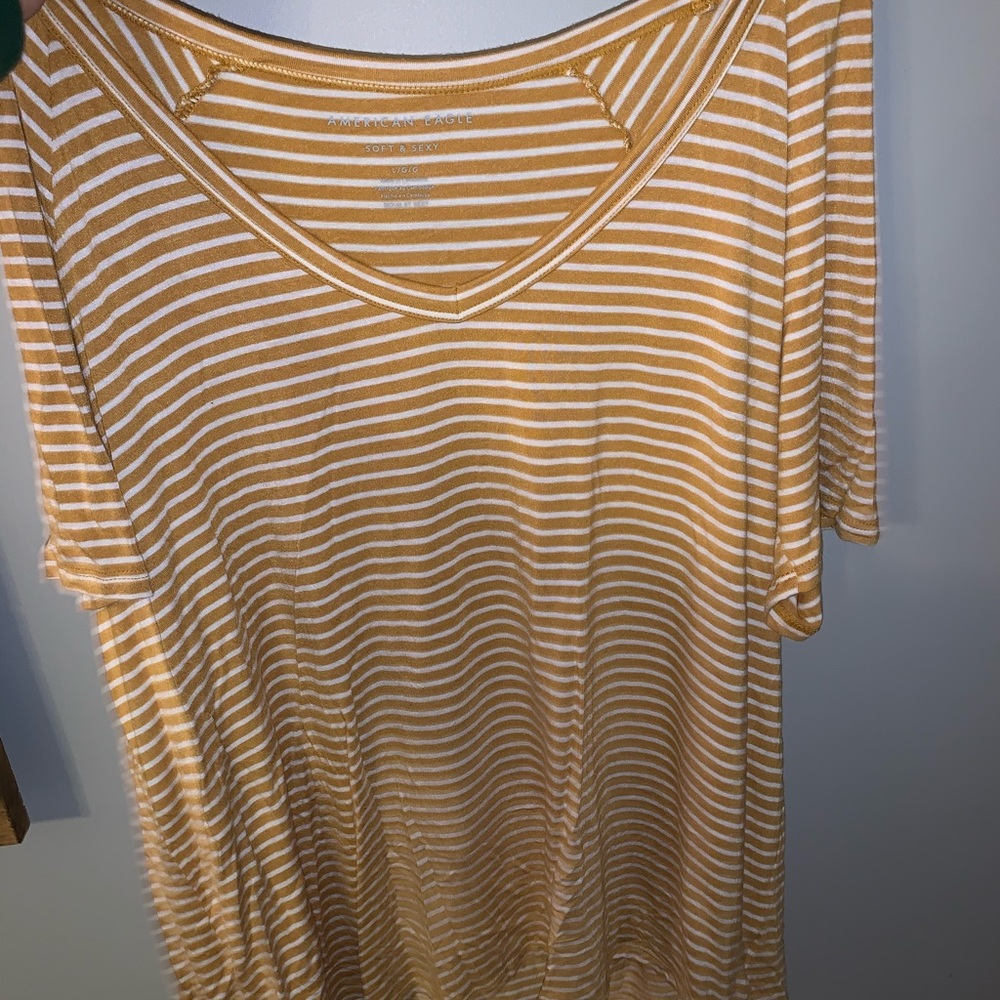 American Eagle Soft and Sexy v-neck shirt - Picture 1 of 3